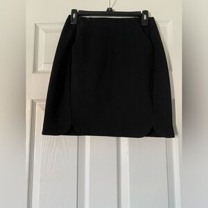 Lauren Conrad Simple Black textured mini‎ Skirt size 4